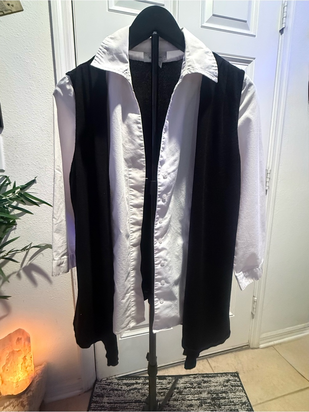 Dressbarn Black & White Faux Layered Vest Shirt M - Picture 1 of 7